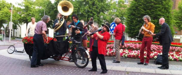 amalia bandi, de band en Rinus